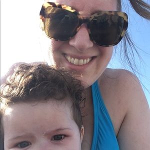 Meet your Posher, Elizabeth